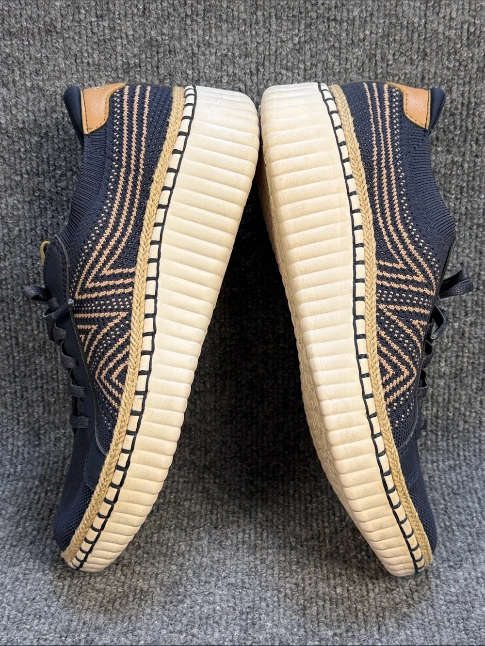 Skechers Navy & Tan Platform Knit Lace-Up Sneakers Size 9.5